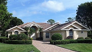 Bildlink zur Auswertung von Häusern mit Pool in Fort Myers bis $599.999