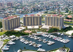 Picture showing the buildings and marina at Tarpon Point Marina