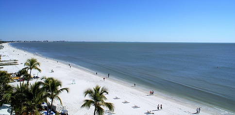 Picture showing the view across the beach into the Gulf of Mexico